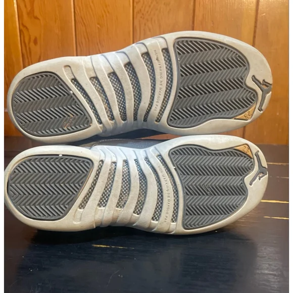 Youth men’s Air Jordan 12 Retro “Dark Grey”Sneakers Size 7Y or 7 men’s - Picture 7 of 12